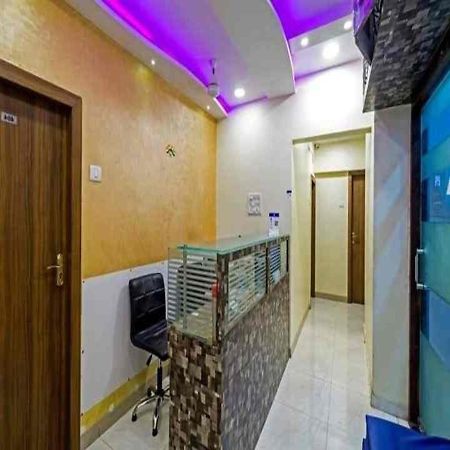 מומביי Hotel New Sarah Inn, Andheri West מראה חיצוני תמונה