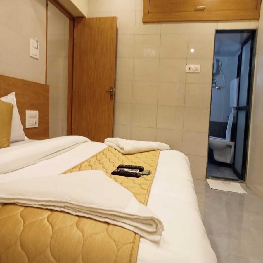 מומביי Hotel New Sarah Inn, Andheri West מראה חיצוני תמונה