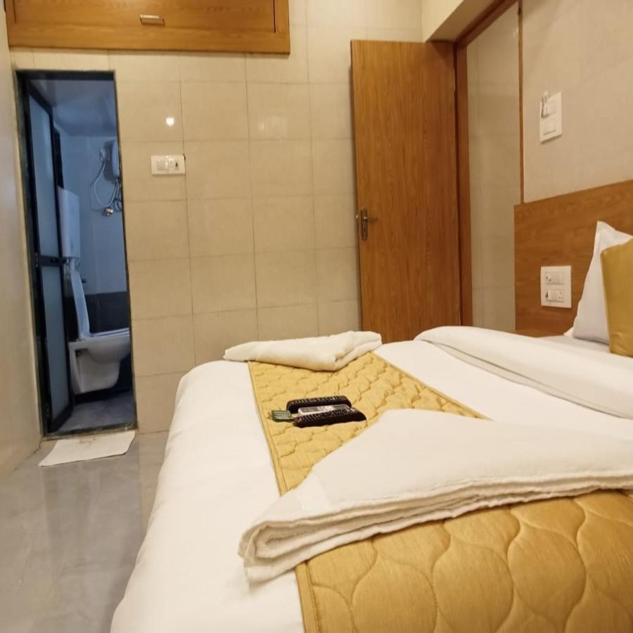 מומביי Hotel New Sarah Inn, Andheri West מראה חיצוני תמונה